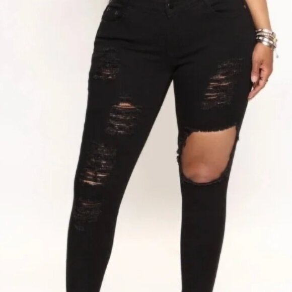 Fashion Nova I Distressed Booty Lifter Ankle Jeans - Black Size 3 - Picture 1 of 3